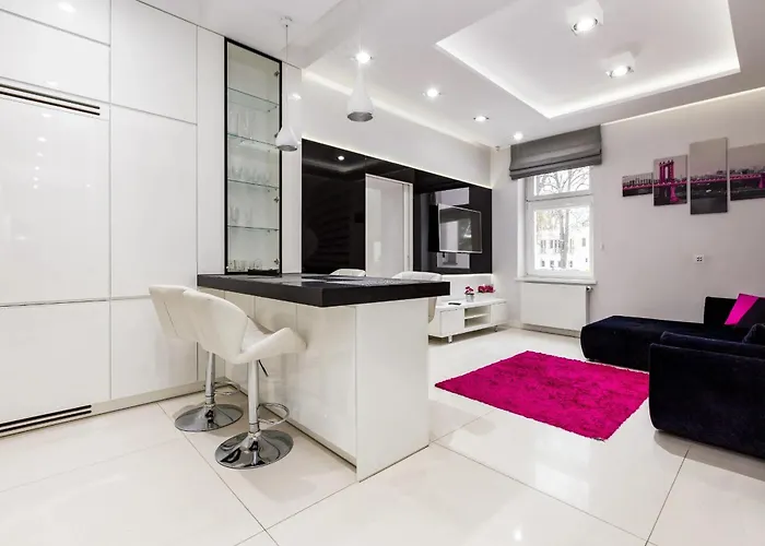 Trojmiejskie - White By The Apartment Zoppot