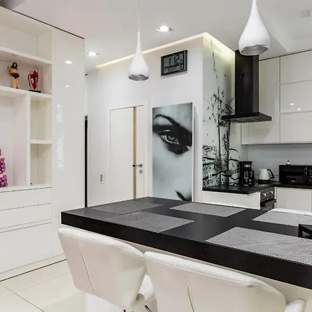 Trojmiejskie - White By The Apartman *