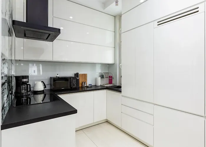 Trojmiejskie - White By The Sopot